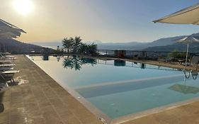 Plum Tree Apartment With Panoramic Views